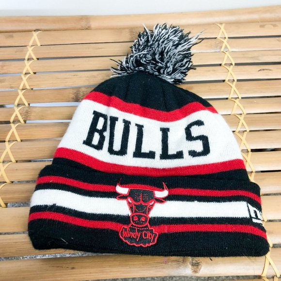 New Era Other - New Era Chicago Bulls Knit Pom Pom Beanie Hat